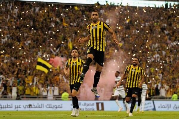 احتفال عبد الرزاق حمد الله