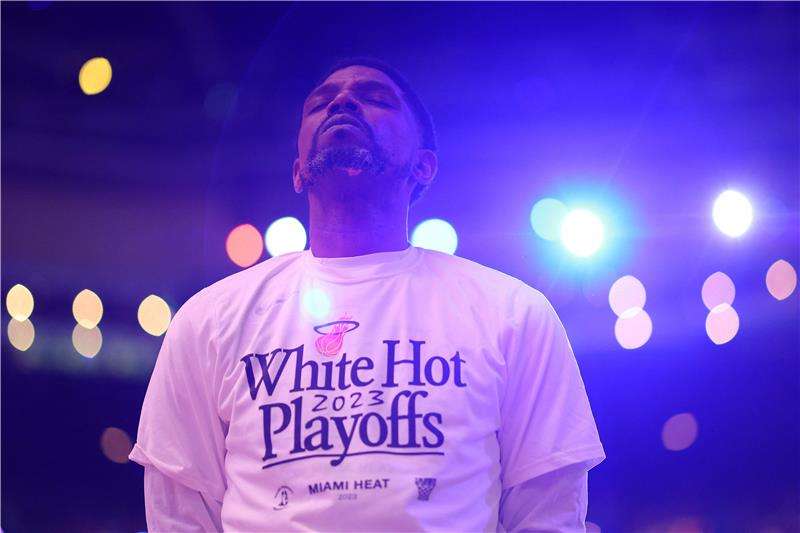 أدونيس هاسلم