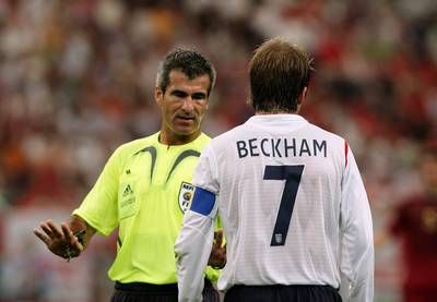 الحكم الارجنتيني إليزوندو يدير اللقاء النهائى لكأس العالم 