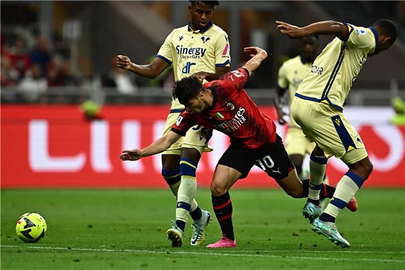 هيلاس فيرونا وميلان