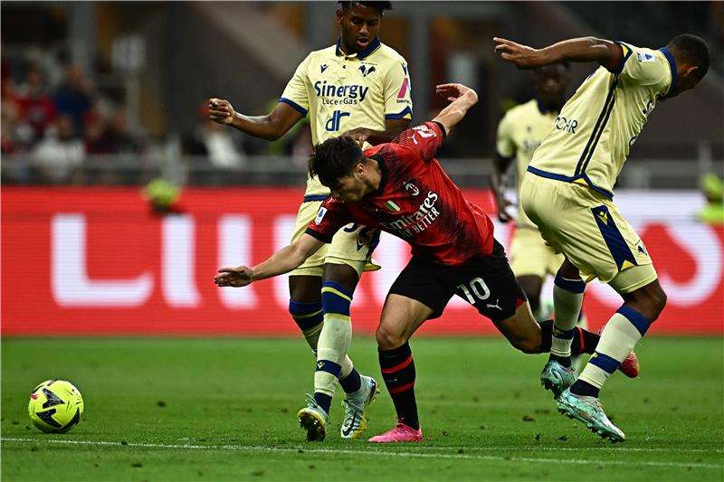 هيلاس فيرونا وميلان