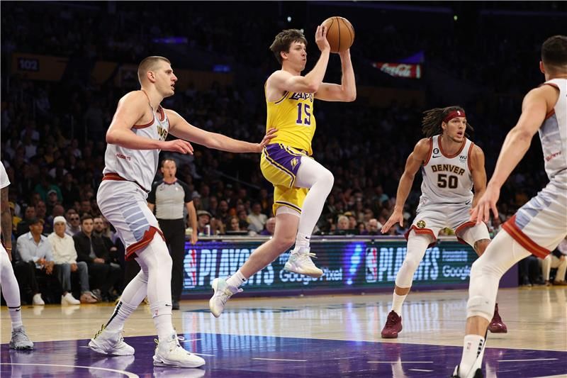 أوستن ريفيز