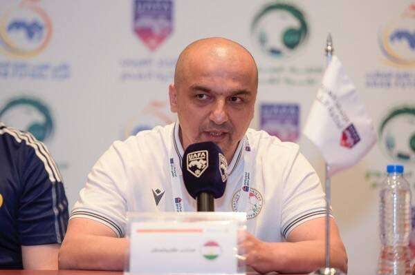 مدرب منتخب طاجيكستان