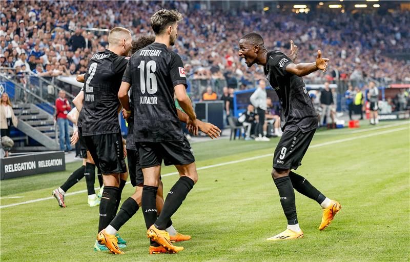 لاعبو شتوتجارت