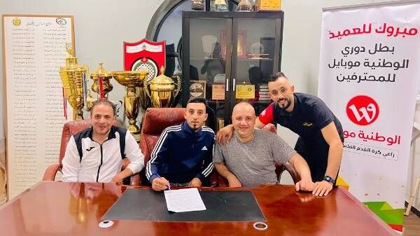 فراس نعمان يوقع لشباب الخليل