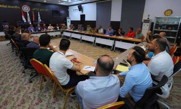 من الاجتماع