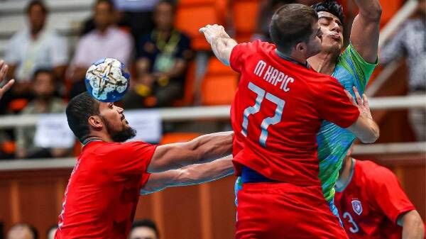 مباراة الدحيل وشاهد الإيراني