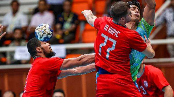 مباراة الدحيل وشاهد الإيراني