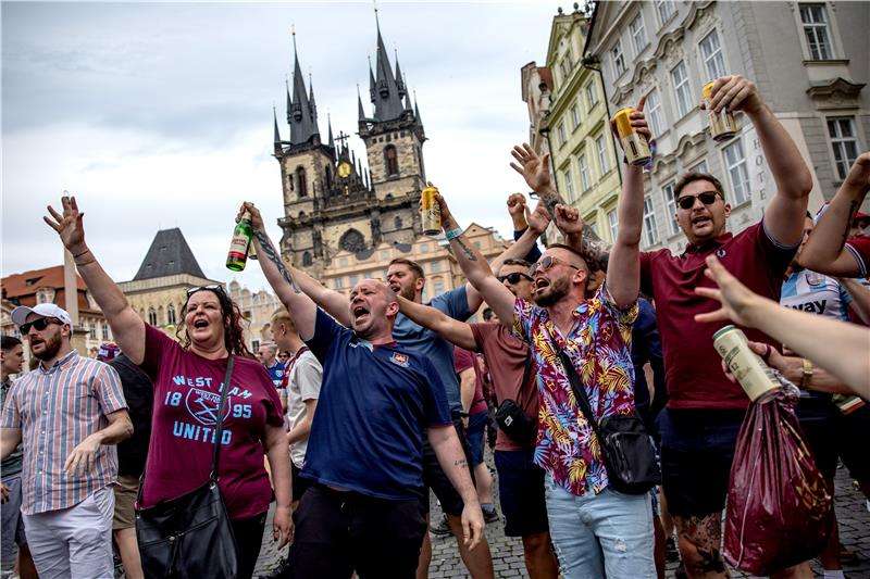 الجماهير قبل المباراة