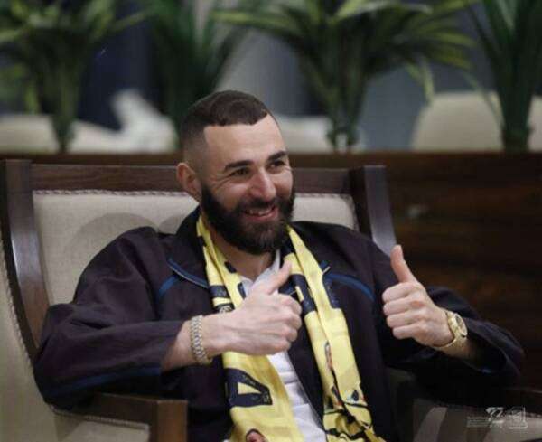 كريم بنزيما - صورة رسمية من حساب الاتحاد