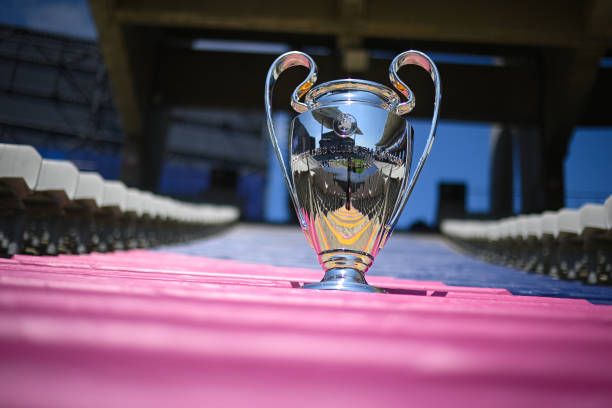 ذات الأذنين