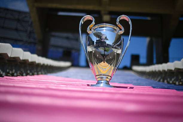 ذات الأذنين