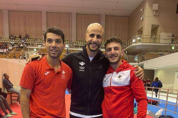 المصاطفة وغيث مع مدرب المنتخب