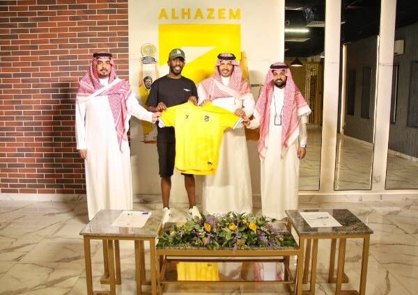 من تعاقد الحزم مع طلال عبسي