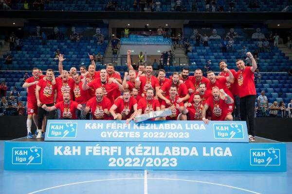 جانب من التتويج