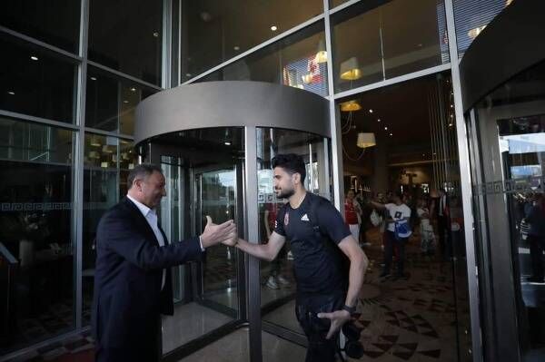 من تحية الخطيب للاعبين