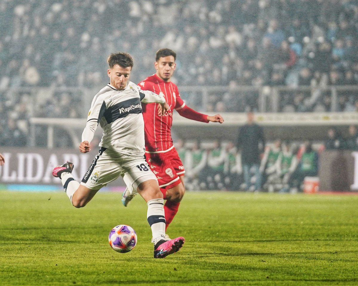 جانب من اللقاء (نقلا عن حساب الفريق علي تويتر)