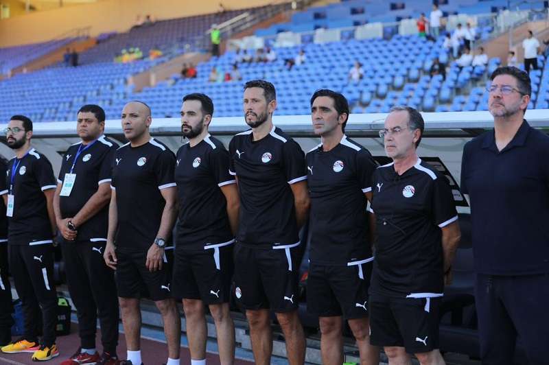 فيتوريا مع الجهاز الفني