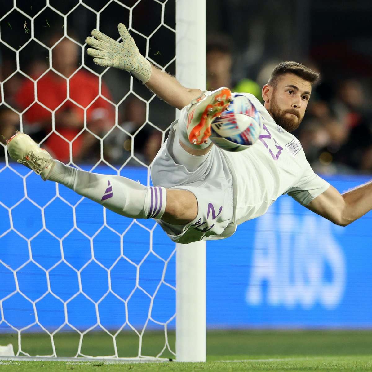 أوناي سيمون