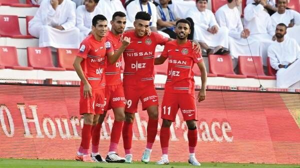 لاعبو شباب الأهلي