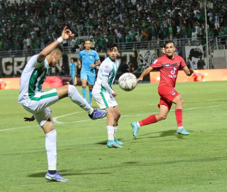 لقاء سابق بين الفريقين