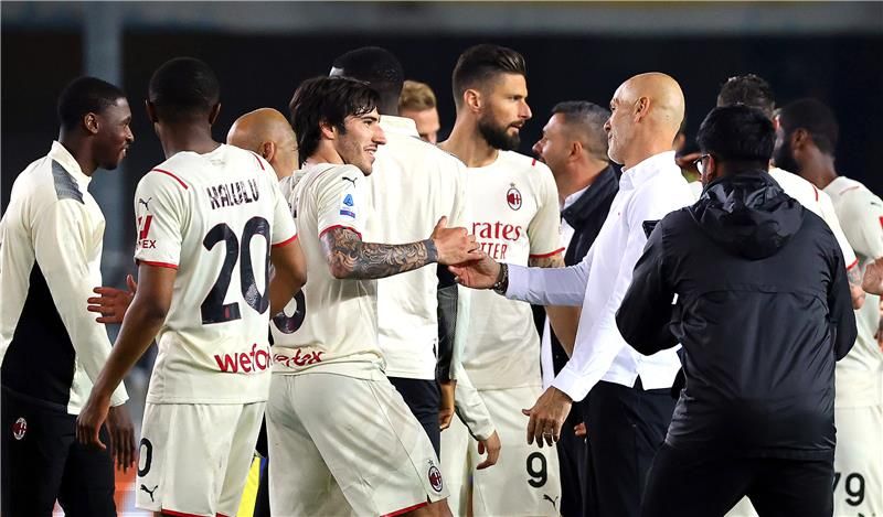 لاعبو ميلان