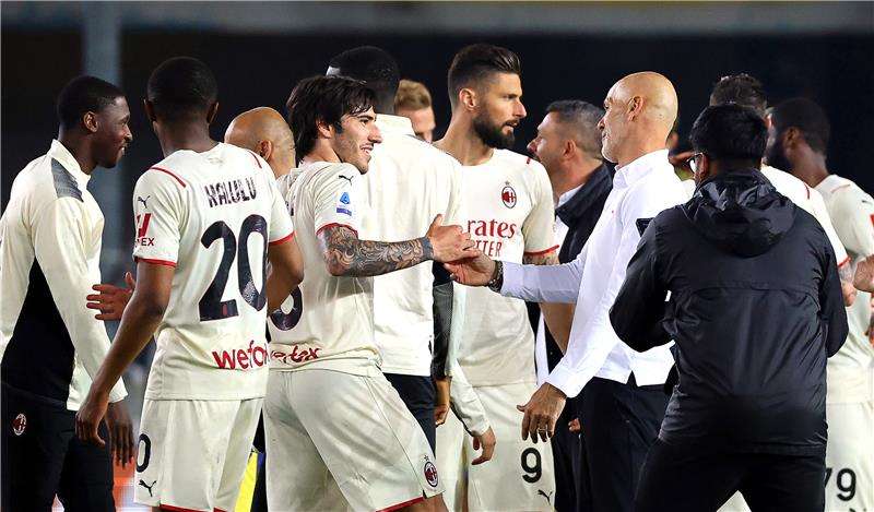 لاعبو ميلان