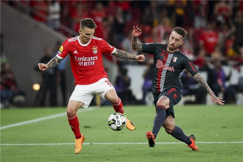 لوري ميدييروس