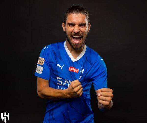 روبن نيفيز بقميص الهلال