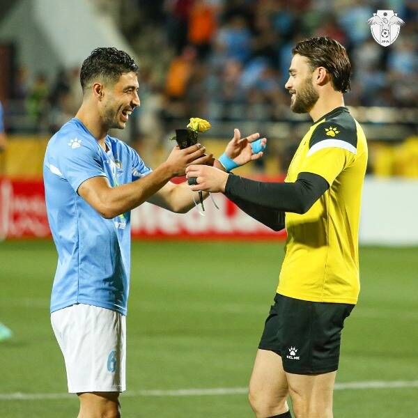 الداوود "يمين"