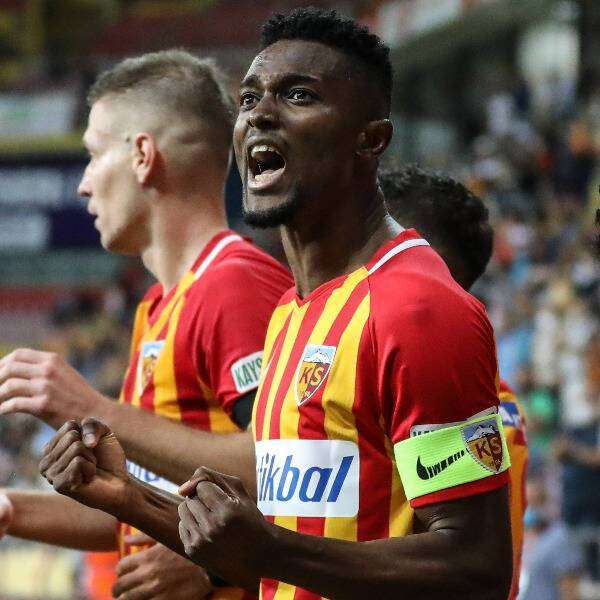 بيرنارد مينساه