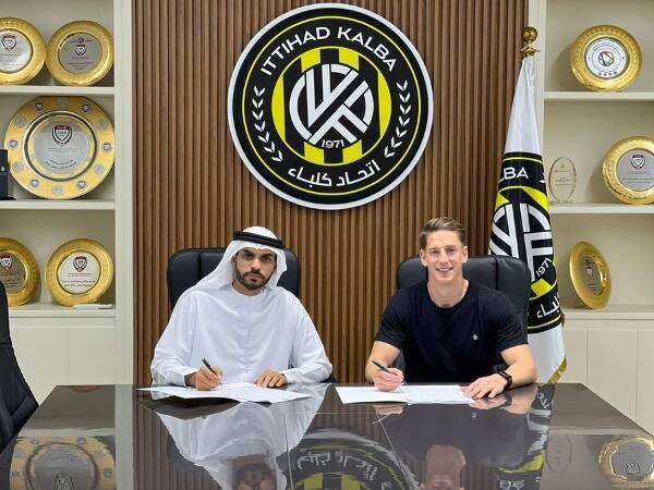 من توقيع العقد