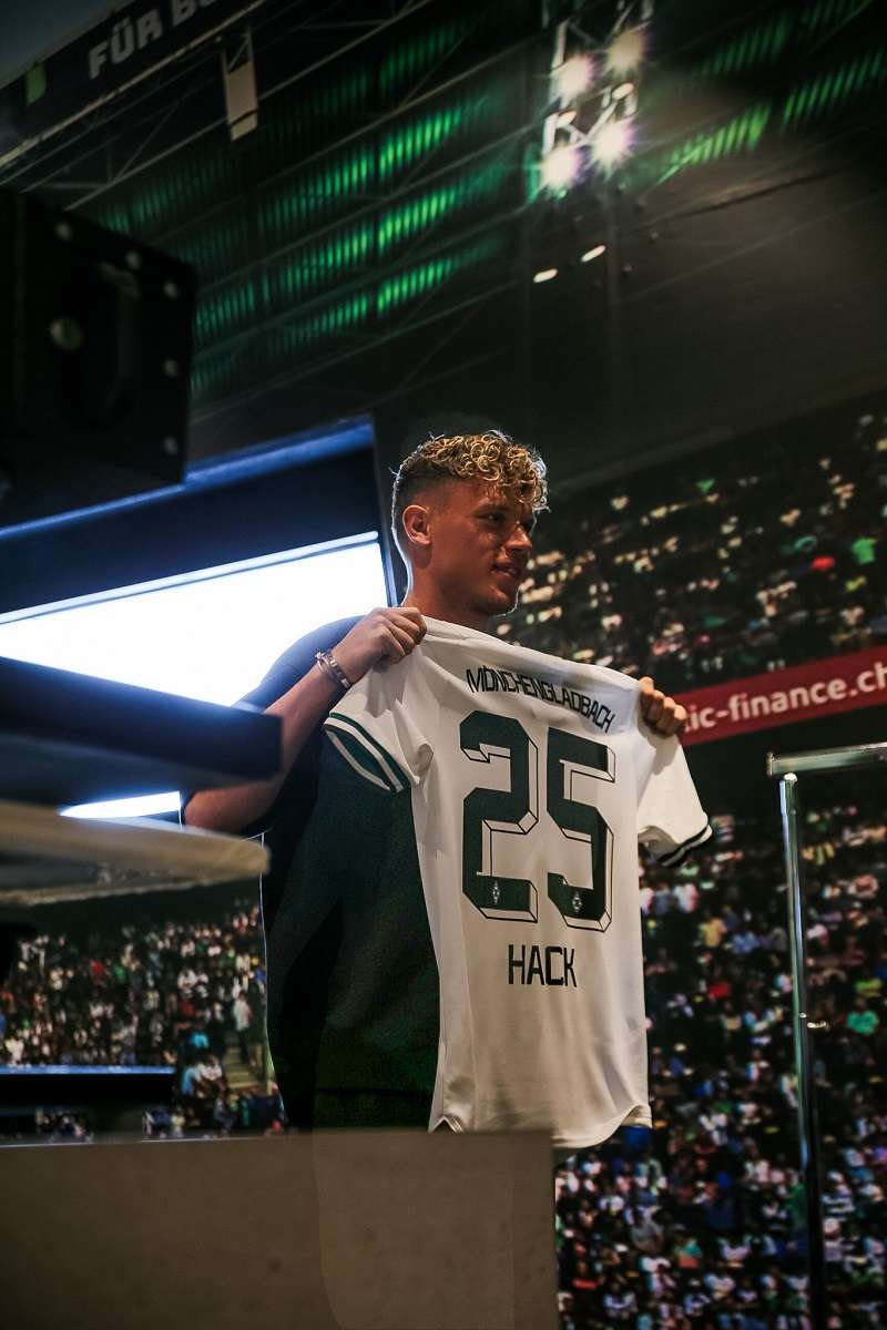 روبين هاك (نقلا عن حساب مونشنجلادباخ على تويتر)