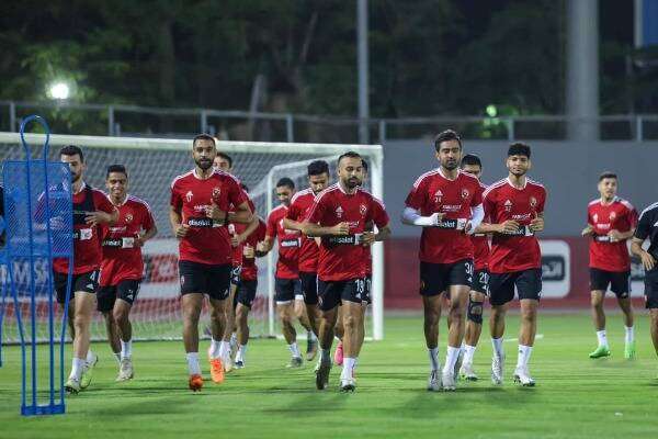 أفشة مع لاعبي الأهلي