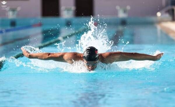 جانب من تدريبات السباحين