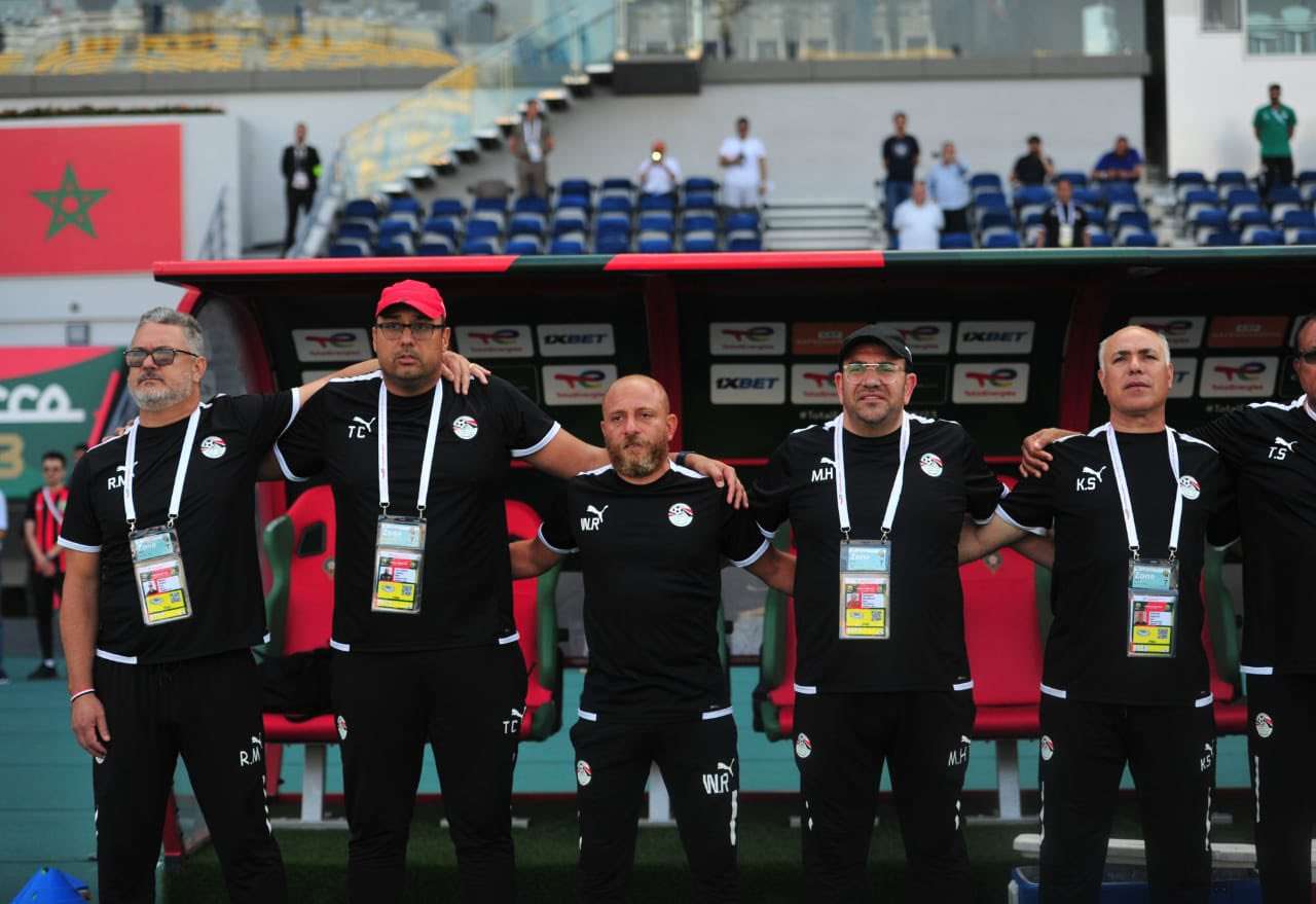 ميكالي والجهاز الفني للمنتخب الأولمبي