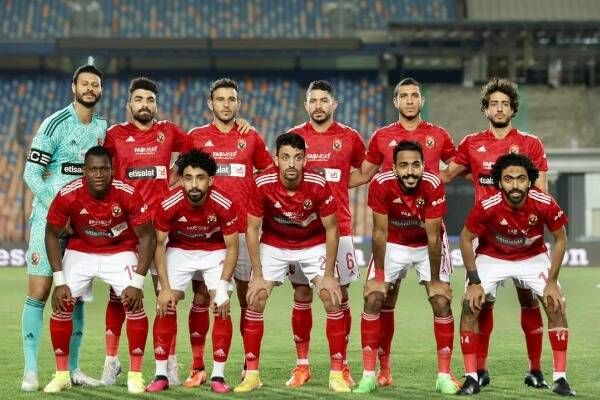 لاعبو الأهلي