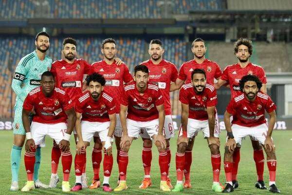 لاعبو الأهلي