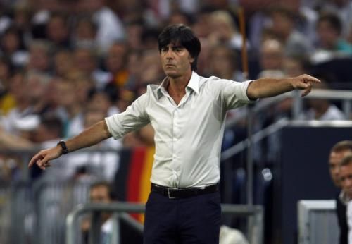 2011-09-02t201243z_01_ina20_rtridsp_3_soccer-euro_reuters