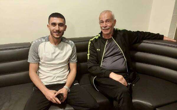 أحمد سمير مع عضو إدارة الوحدات زياد شلباية