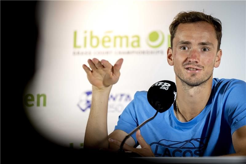 دانيل ميدفيديف