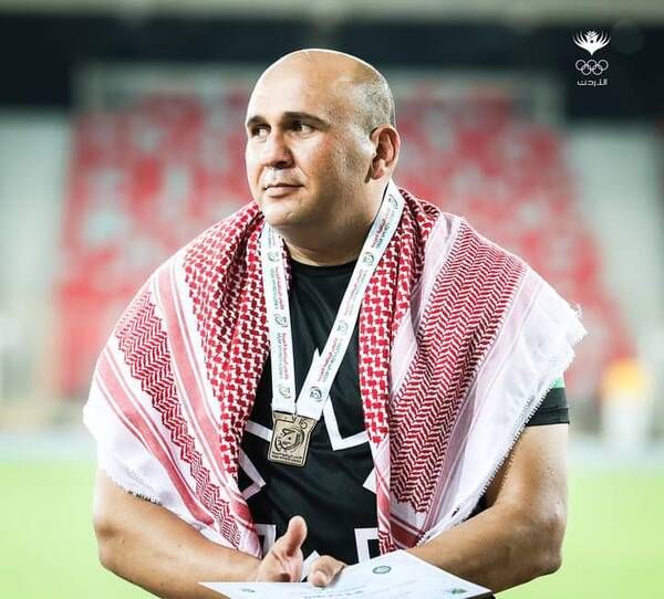 من تتويج المومني