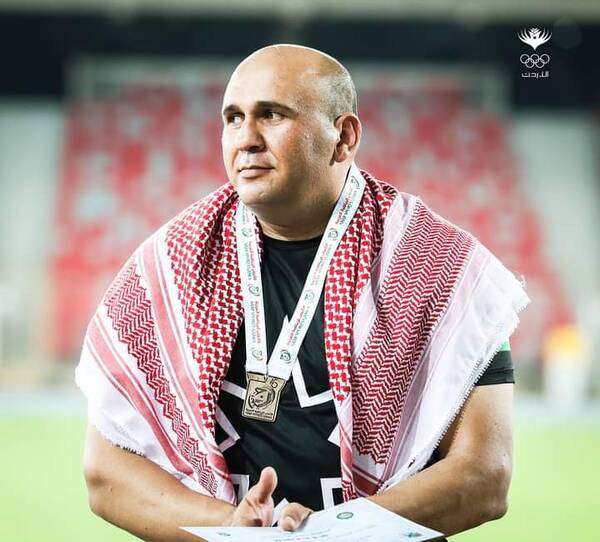 من تتويج المومني