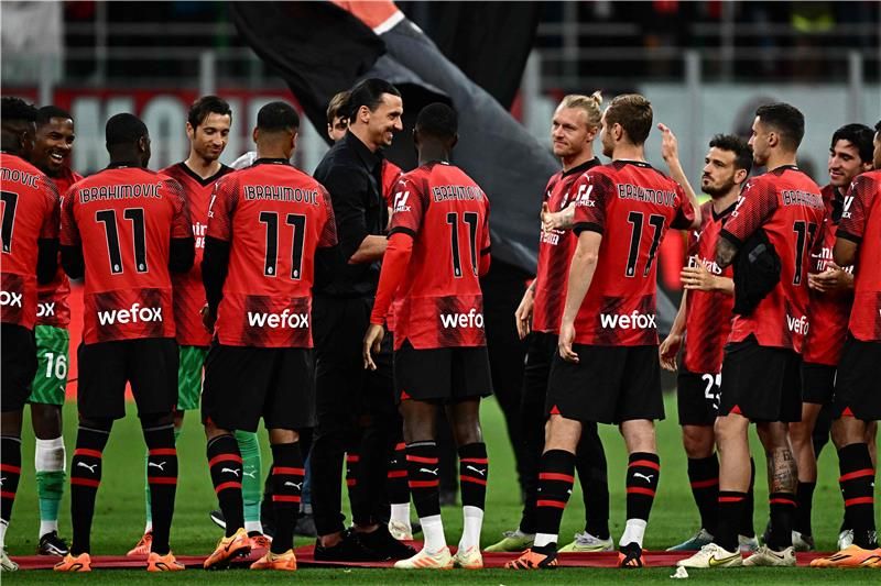 لاعبو ميلان