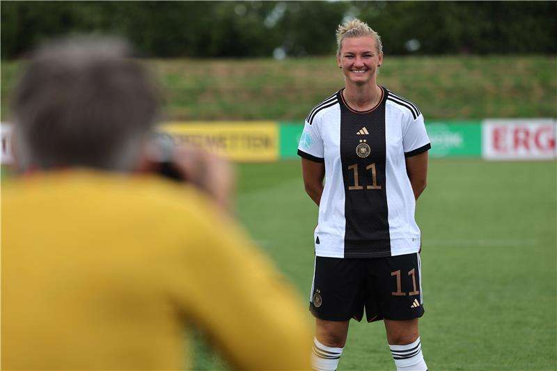 ألكسندرا بوب