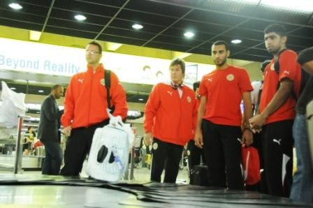 لاعبو البحرين في انتظار وصول الامتعة