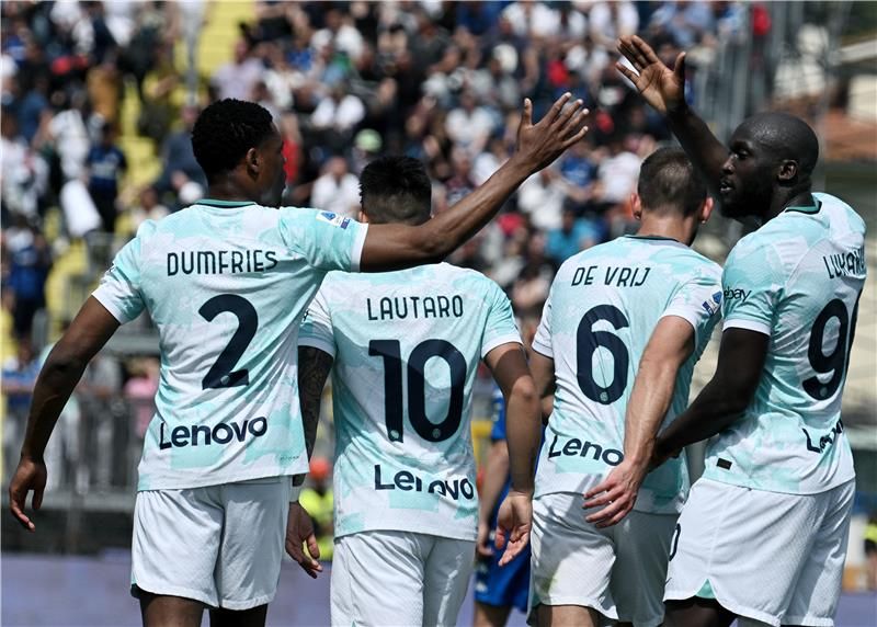 لاعبو انتر ميلان