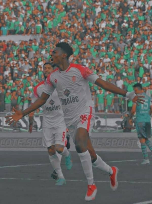 أرسين زولا - أرشيفية