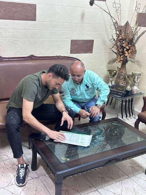 من توقيع الفاخوري