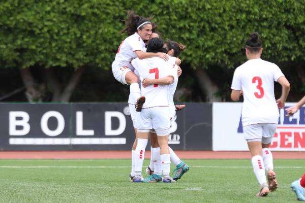 منتخب سيدات لبنان لكرة القدم